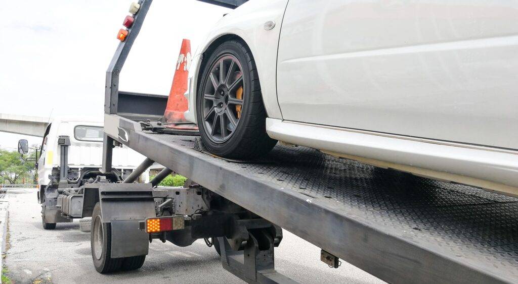 White Towtruck Lift